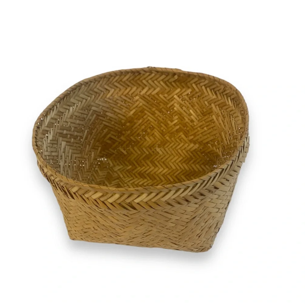 Vintage, Small Hand Woven Basket‎ Boho Decor, Bohemian,Mid Century Modern 0181S
